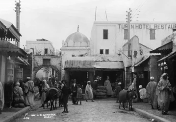 Cena de rua, Rabat, Marrocos, c1920s-c1930s