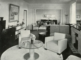 Estúdio e sala de jantar em casa em Bruxelas, 1937.
