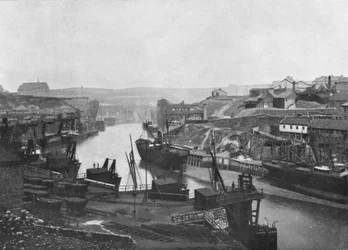 Sunderland - olhando o rio da ponte, 1895