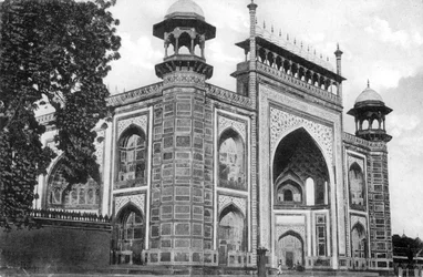 Portão Taj Mahal, Agra, século XX
