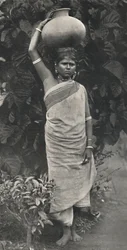 Tamulin coletando água, 1926
