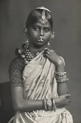 Tamulin com jóias, 1926