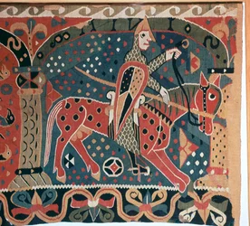 Fragmento de tapeçaria mostrando um cavaleiro viking