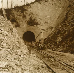 Túnel de Tavannes, Verdun, norte da França, c1914-c1918