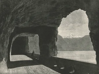 A Axenstrasse, perto de Fluelen, Suíça, 1895.