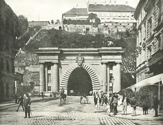 Buda Castle Tunnel, Budapeste, Áustria-Hungria, 1895.