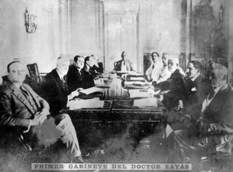 O Gabinete de Alfredo de Zayas, c1910