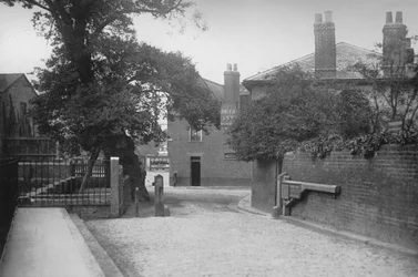 A calçada, Wandsworth, mostrando a libra, c1895, 1912
