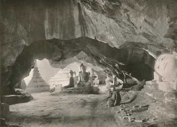 As cavernas de Moulmein, 1900.