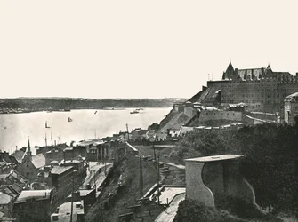 O Citadelle e o rio St Lawrence, Quebec, Canadá, 1895.