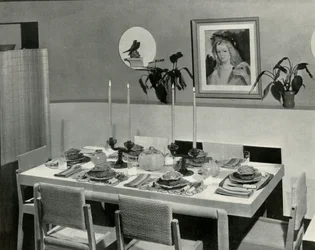 A sala de jantar - Carole Stupell, Ltd., 1941.
