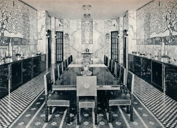 A sala de jantar do palácio Stoclet, Bruxelas, Bélgica, c1914