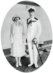 O Duque e a Duquesa de York a bordo do HMS Renown, Malta, 1927, 1937