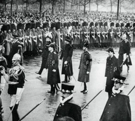 O duque de York na procissão fúnebre do rei George Vs, 1936, 1937