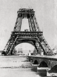 A Torre Eiffel em construção, Paris, c1888