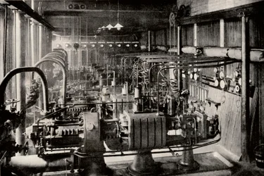 A primeira estação de geração turbo-elétrica Parsons, c1916