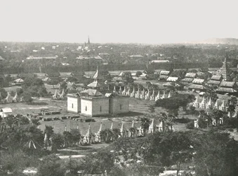 Os quatrocentos e cinquenta templos, Mandalay, Birmânia, 1895.