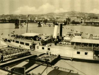 O navio a vapor Franz Schubert no rio Danúbio, Linz, Alta Áustria, c1935.