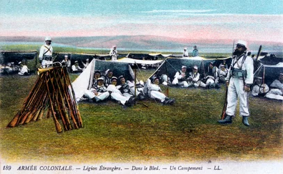 A Legião Estrangeira Francesa em seu acampamento, c1910