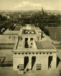 O monumento dos heróis, Viena, Áustria, c1935.
