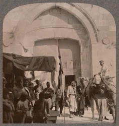 O portão de Jaffa foi fechado, mostrando Needles Eye, Jerusalém, c1900