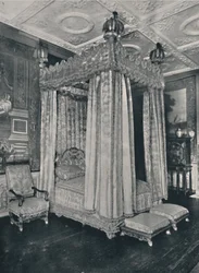 O quarto dos reis em Knole. Estrado feito para James I, 1928