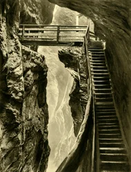O desfiladeiro de Liechtenstein, Áustria, c1935.