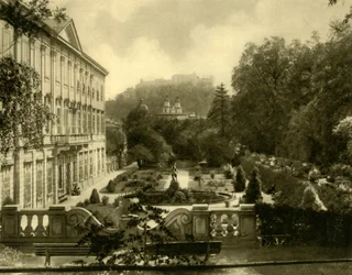 O Palácio Mirabell e jardins, Salzburgo, Áustria, c1935.