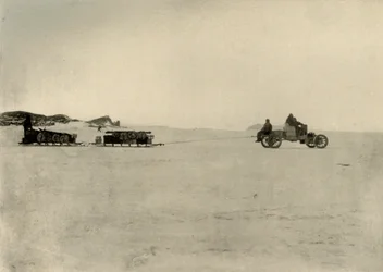 O motor transportando lojas para um depósito, 1909