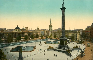 A Galeria Nacional e a coluna de Nelsons, Trafalgar Square, Londres, c1910.