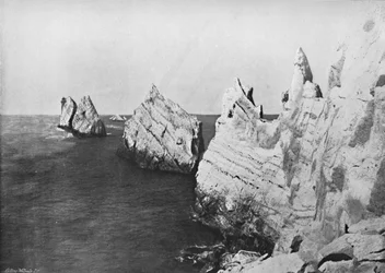 As agulhas - vista geral, mostrando o farol, 1895