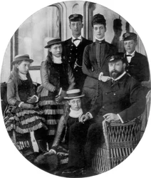 O príncipe e a princesa de Gales com sua família a bordo do iate real, século 1910