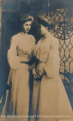 As princesas Margaret e Patricia de Connaught, c1900.