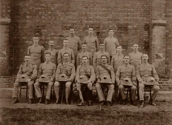 A Polícia Regimental do 1º Royal Munster Fusiliers, Rangum, Birmânia, 1913