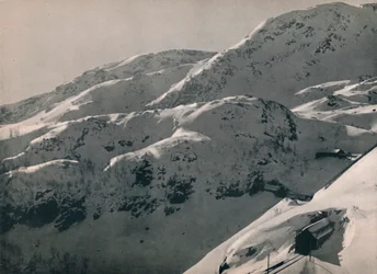 O túnel de Reinunga na estrada de ferro de Bergen, 1914.