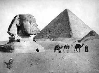 A Esfinge e a pirâmide em Gizé, Egito, c1882