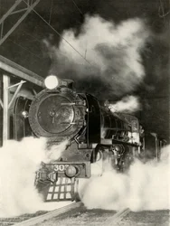 The Sydeny Limited saindo da Estação Spencer Street, Melbourne, às 18h, 1935-36.