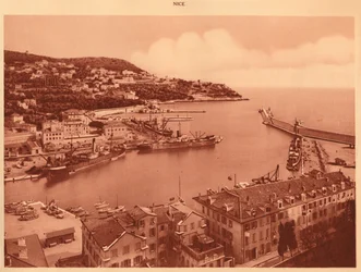 A entrada do porto e Mont-Boron, Nice, 1930.
