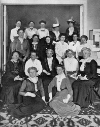 O encontro internacional das ativistas do sufrágio feminino, 1914, cerca de 1920