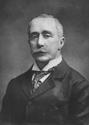 O falecido Sir Daniel Cooper, 1911