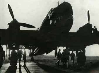 A correspondência enviada para Benghazi agora era possível, c1942-1943, 1945.