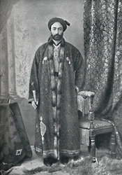 O oficial encarregado do santuário sagrado em Mashhad, Pérsia, 1902