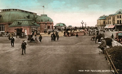 O pavilhão no cais, Worthing, West Sussex, início do século XX