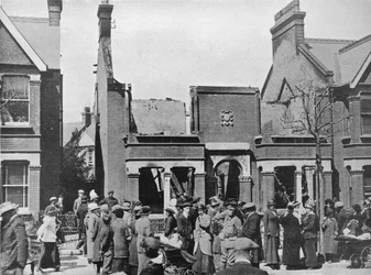 O resultado de um ataque aéreo: uma casa destruída em Southend, 1915