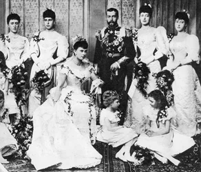 O grupo de casamento do rei George e da rainha Maria, 6 de julho de 1893
