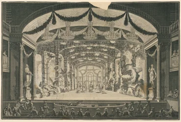 Interior do teatro com apresentação acontecendo