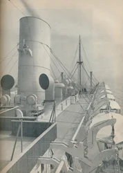Convés superior do Strathmore com botes salva-vidas modernos, 1936