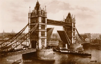 Tower Bridge, Londres, c1910