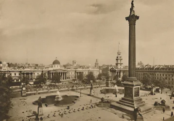 Trafalgar Square. Onde os reis falcões foram mantidos junto com os cavalos reais, c1935.