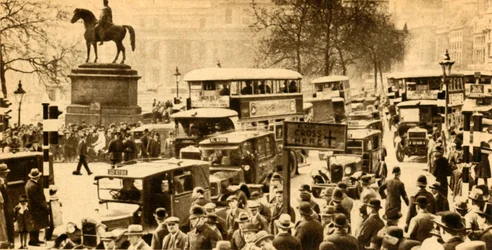 Trafique na Trafalgar Square, Londres, 1933.